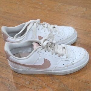 Nike Women's White and Light Pink Sneakers